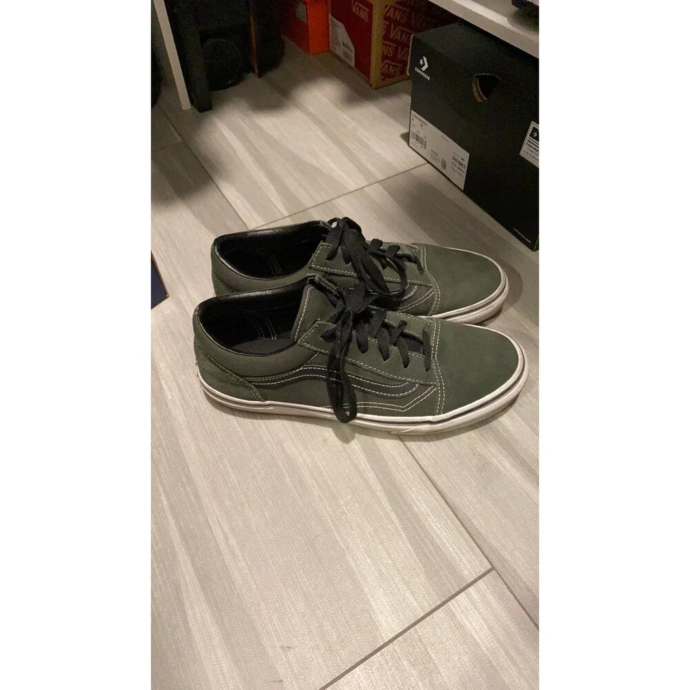 Like new Vans Old Skool shoes